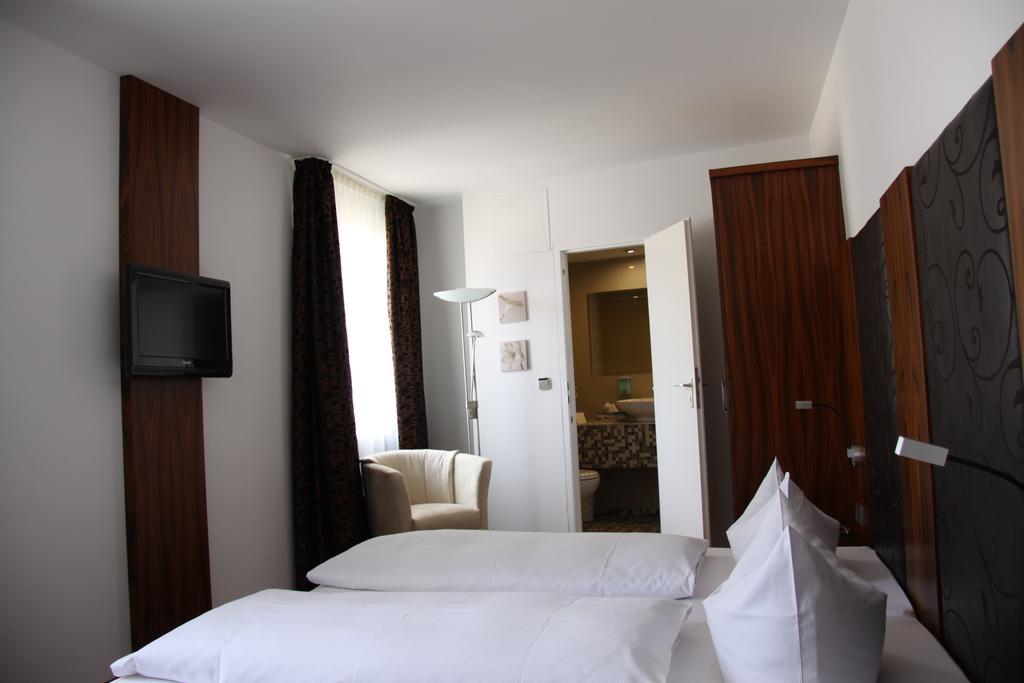 Hotel Zur Pfalz Kandel Luaran gambar